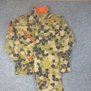 NWT Camo Suit Trophyseek Saybrus Hunting  Jacke Size Medium and Pants Size 32